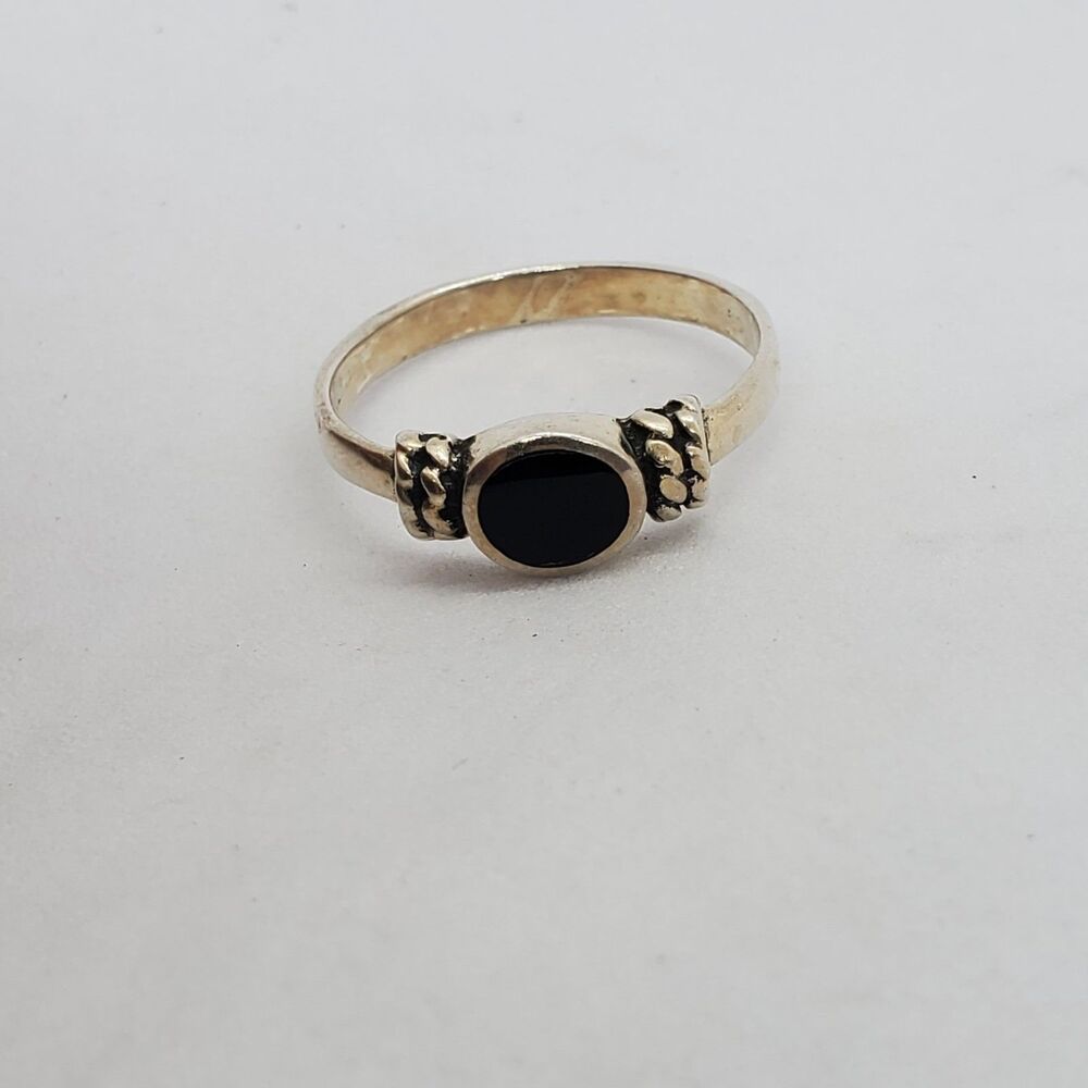 Size 8 Sterling Silver Onyx or Glass Ring 925